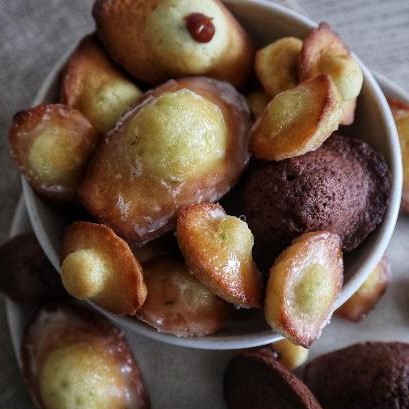 Les madeleines enrobé de chocolat de la biscuiterie "Autour d'un gâteau"